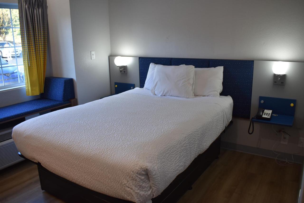 Microtel Inn & Suites By Wyndham Stockbridge/Atlanta I-75 Ngoại thất bức ảnh